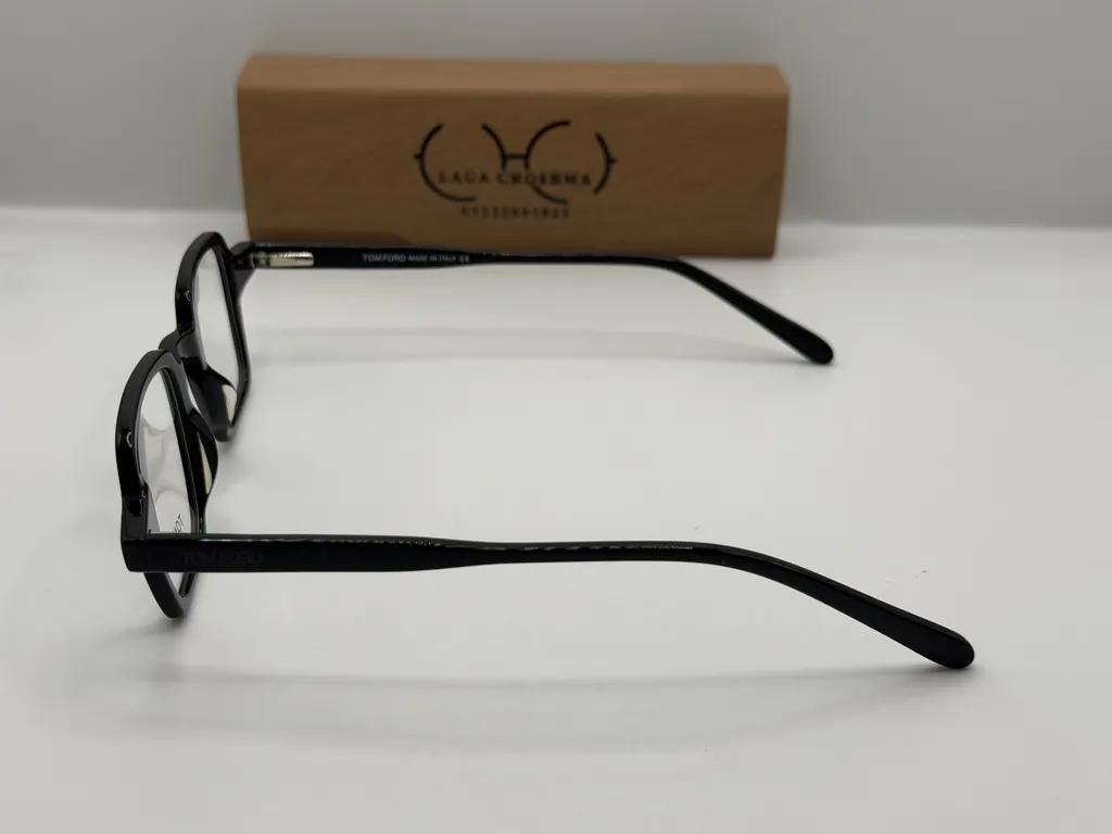 laga-axiom-square-full-rim-acetate-eyeglasses-black-03